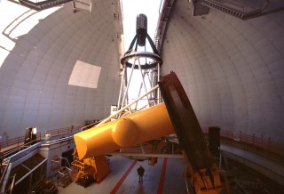 Telescopio_CFHT_con_cámara_MegaPrime